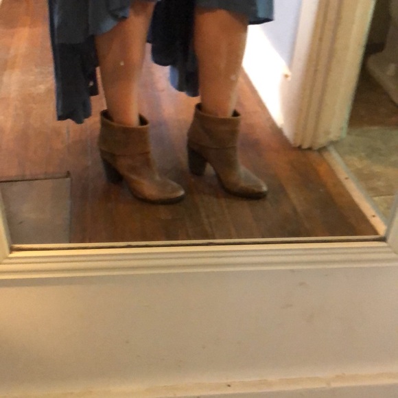 Chick on a Mission Gray leather fold over booties - Picture 6 of 7